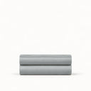 Drap housse en satin de coton bleu gris, en précommande | Julie Lavarière
